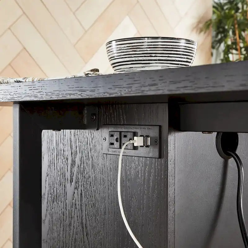 Îlot de cuisine noir à 2 portes avec prises de courant et USB et 2 tabourets par